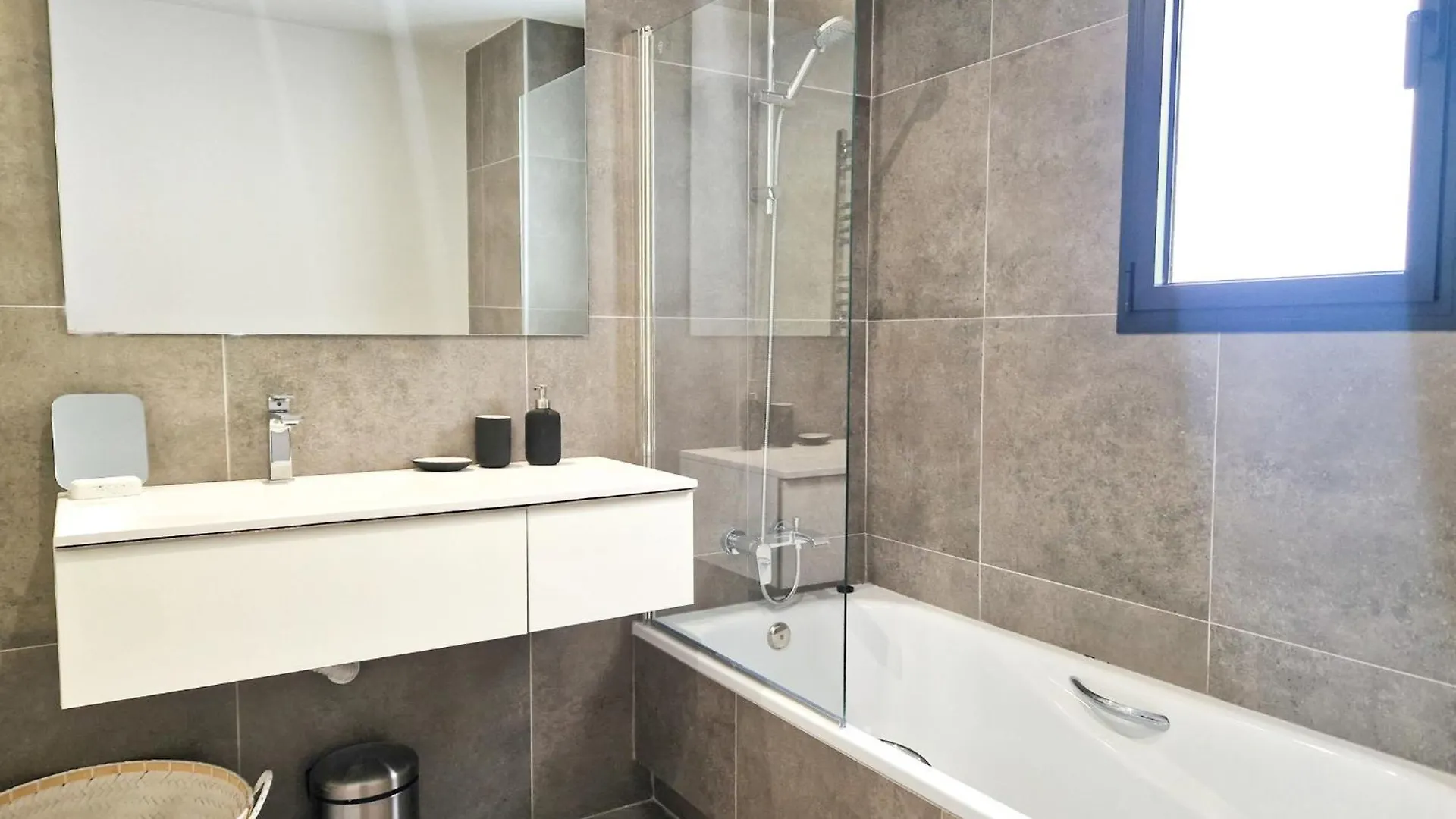 Luxury 2 Bedrooms Apt With Seaview Blue Suite 4104 Manilva